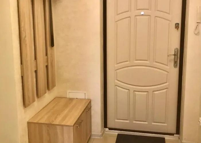 2-Х Кімн Квартира В Новобудові Поблизу Центру